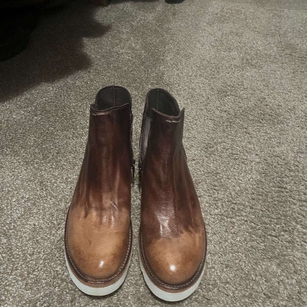 Bed Stu Lydyi Tan to Black Ombre Leather Ankle Boots